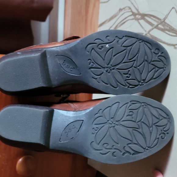 B.O.C. Atlana Leather Foldover boots with side zipper detail - Picture 3 of 6